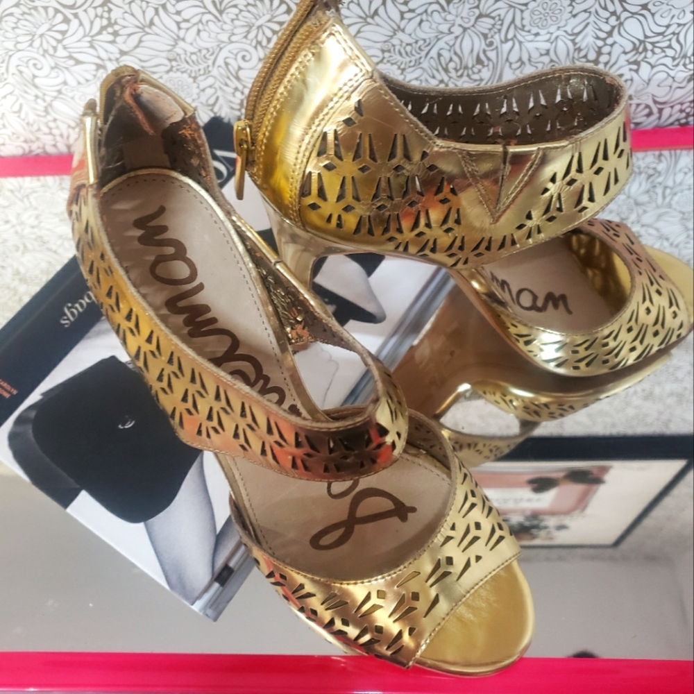 Woman shoes
